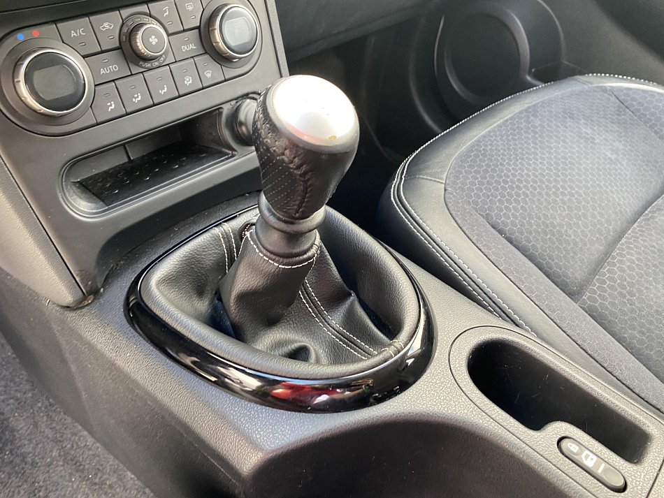 Nissan Qashqai 2.0  +2