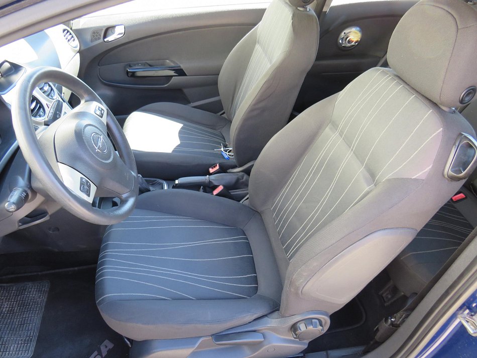 Opel Corsa 1.2i 