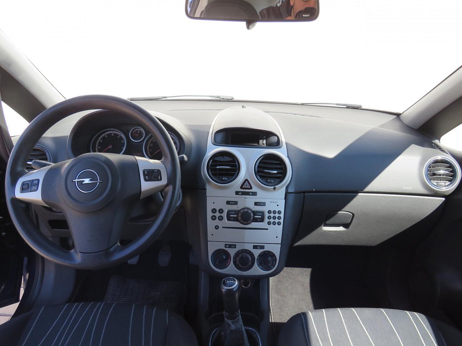 Opel Corsa 1.2i 