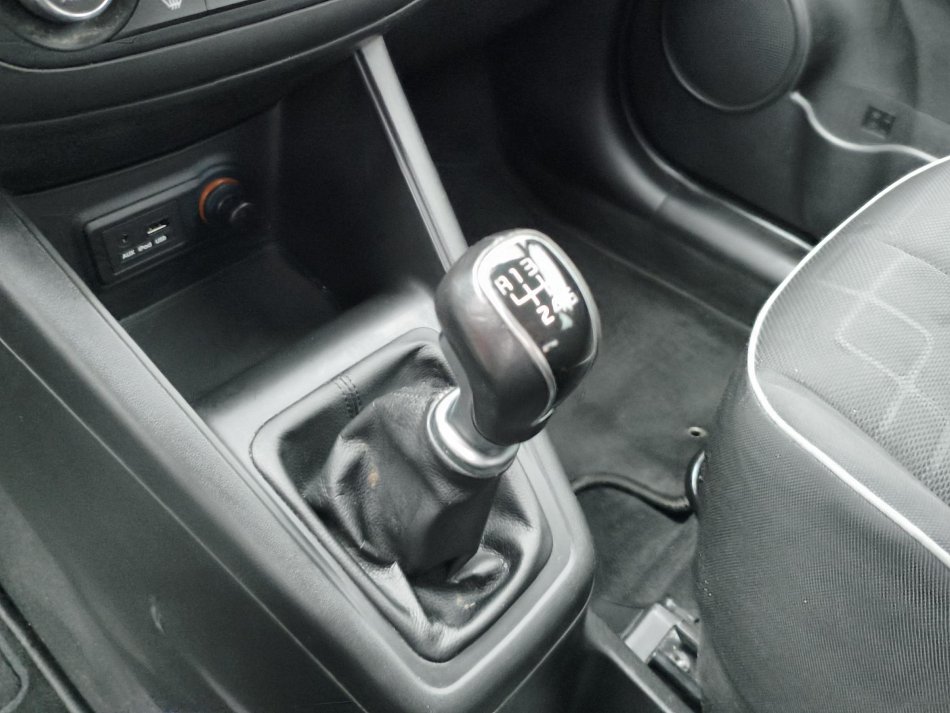 Kia Venga 1.6 CRDi  DreamTeam