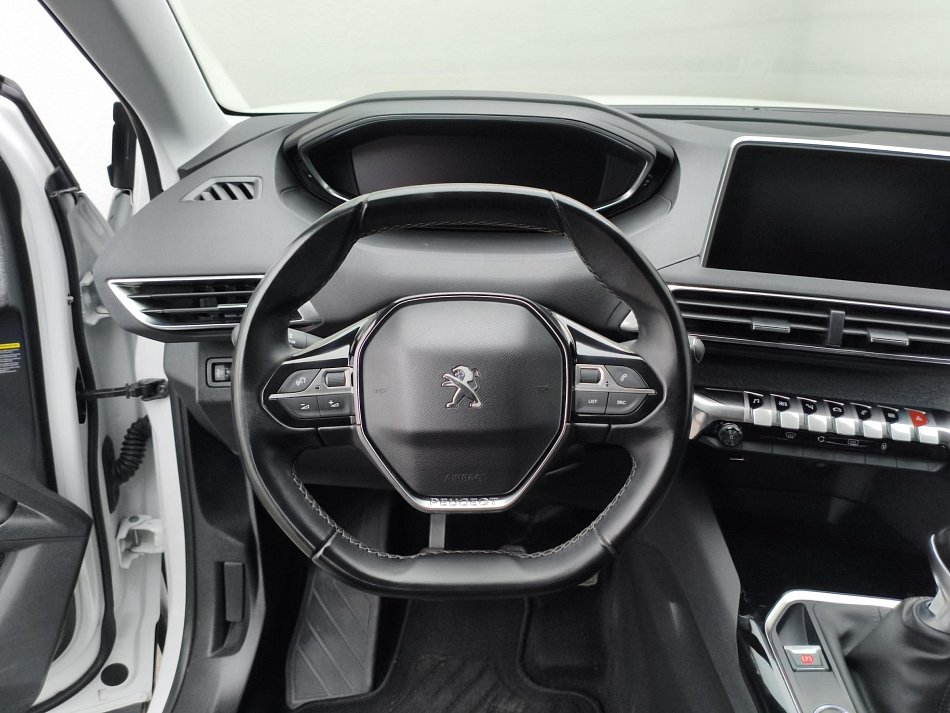 Peugeot 3008 1.2PT Allure