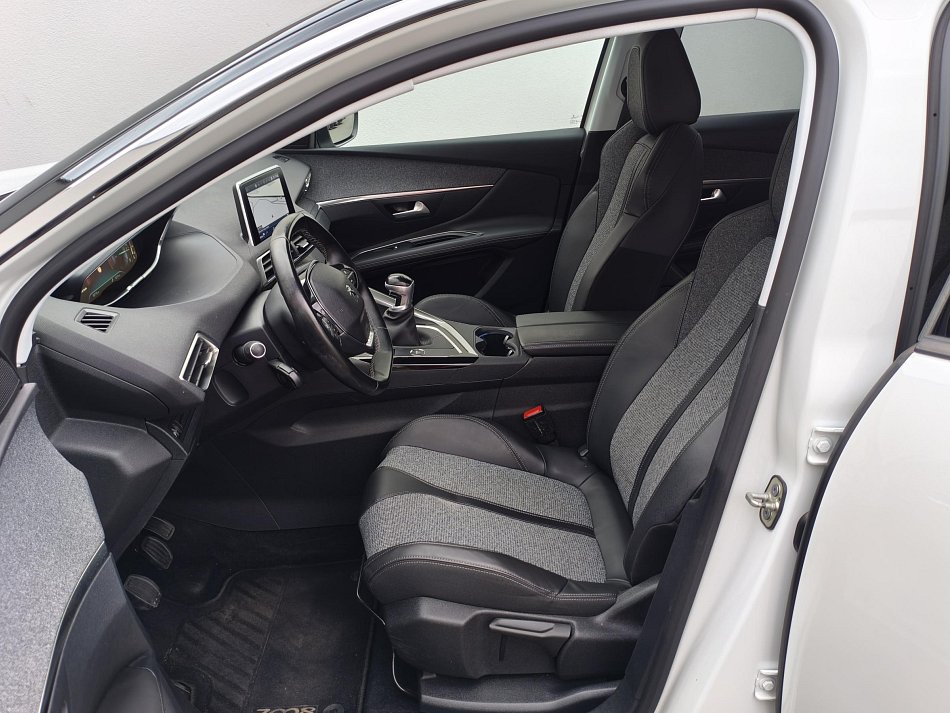 Peugeot 3008 1.2PT Allure