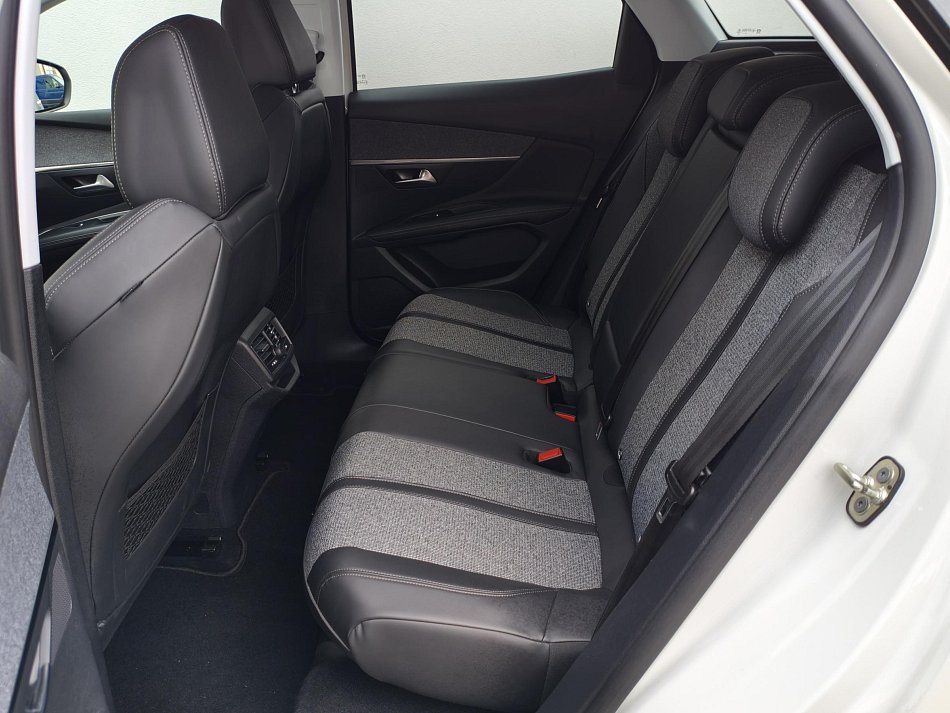 Peugeot 3008 1.2PT Allure