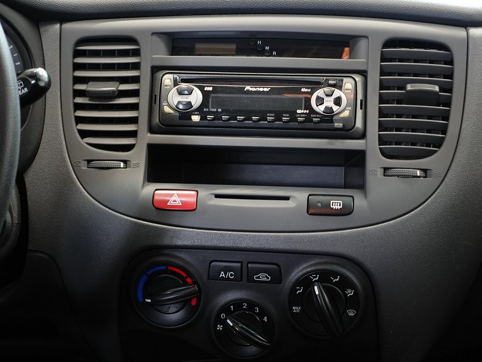 Kia Rio 1.4i 