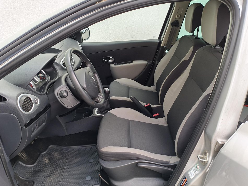 Renault Clio 1.2i 