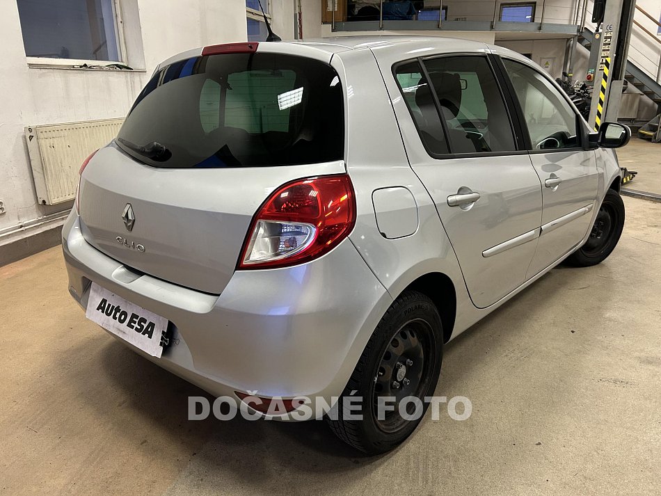 Renault Clio 1.2i 