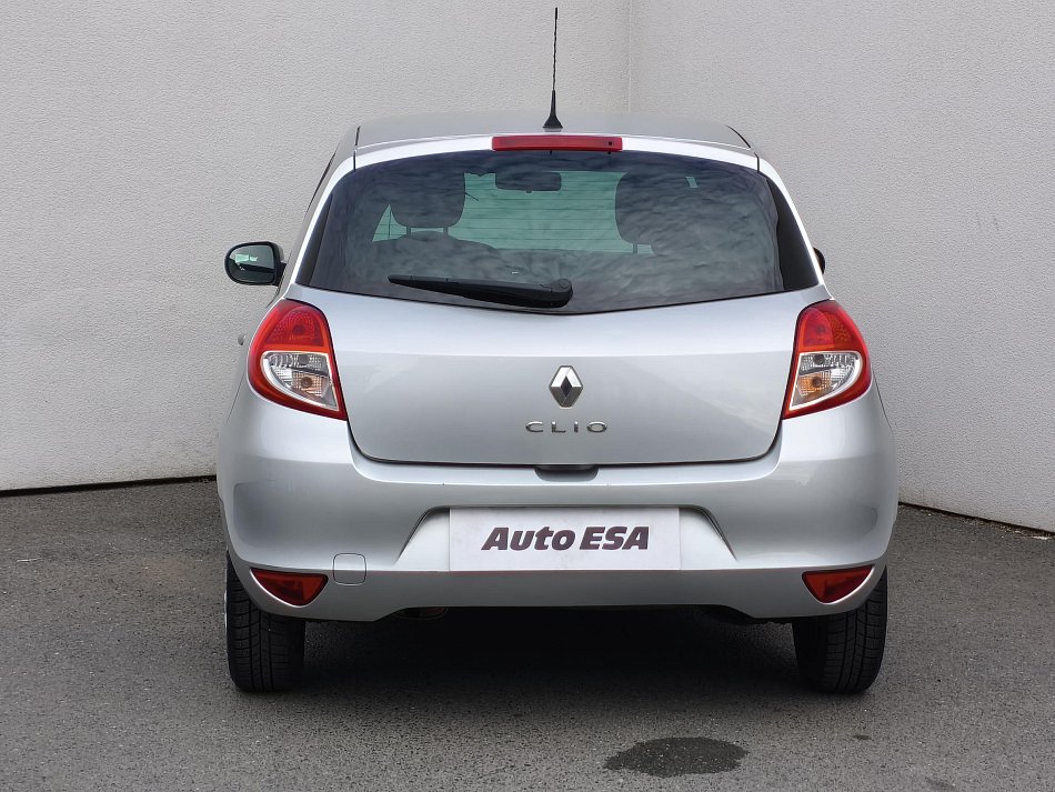 Renault Clio 1.2i 
