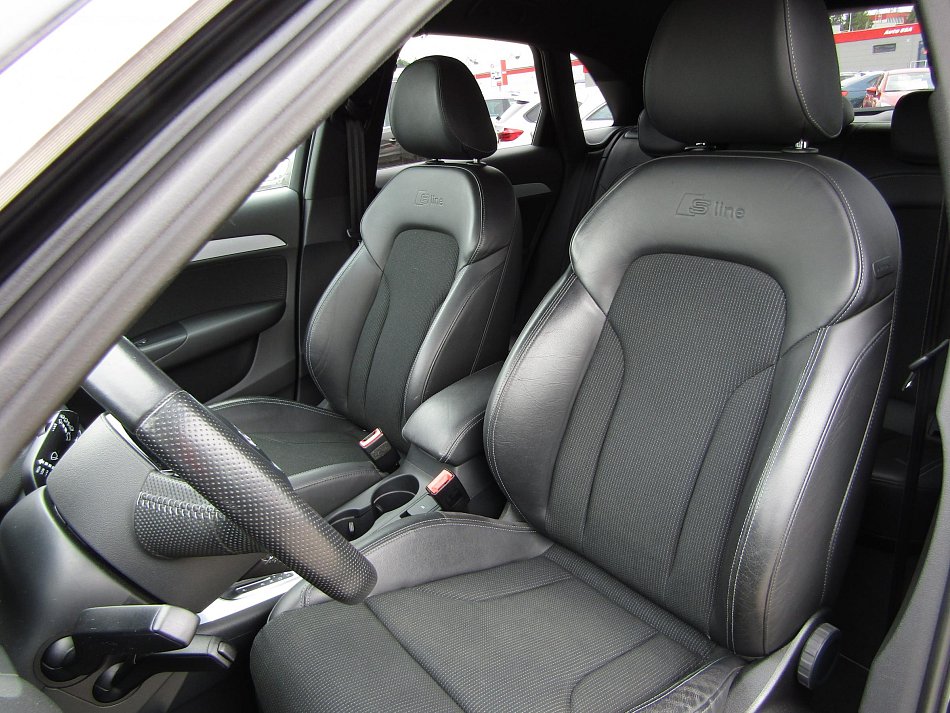 Audi Q3 2.0 TDi S-line quattro