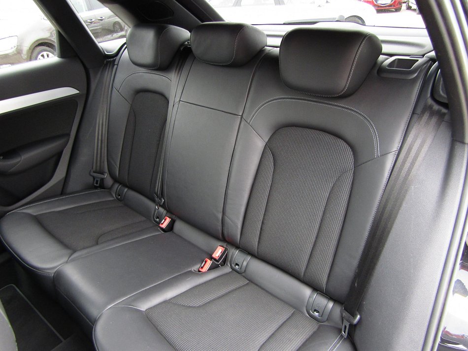 Audi Q3 2.0 TDi S-line quattro