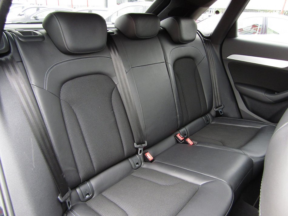 Audi Q3 2.0 TDi S-line quattro