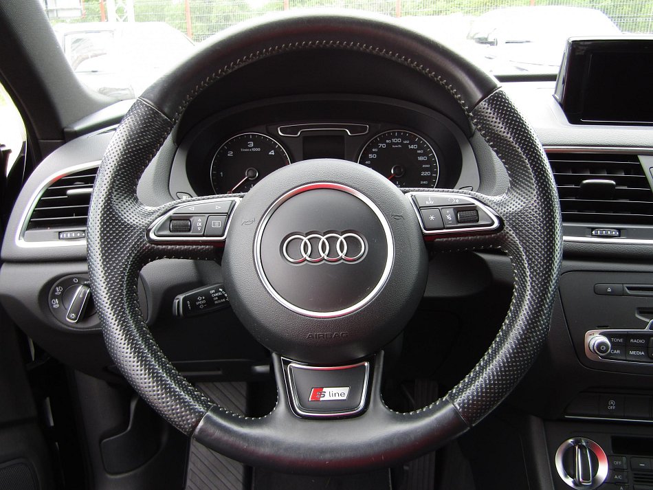 Audi Q3 2.0 TDi S-line quattro