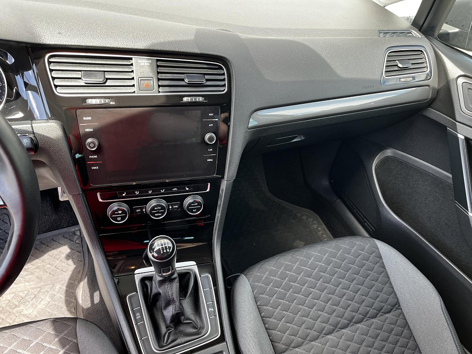 Volkswagen Golf 1.0 TSi Join