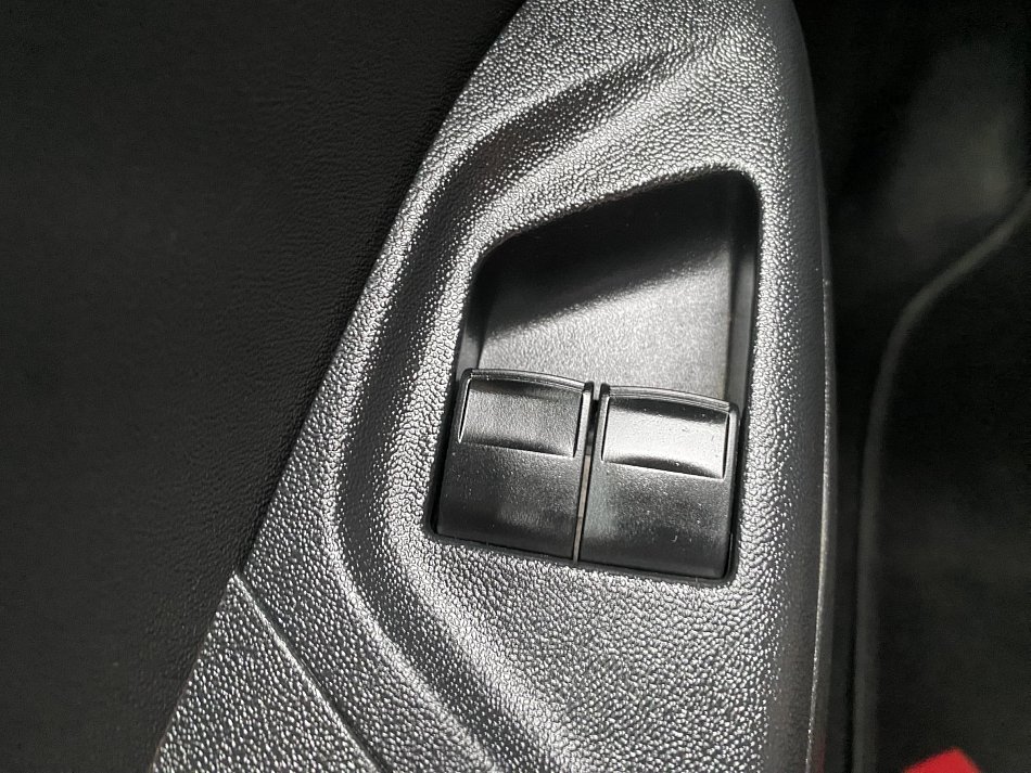Peugeot 108 1.2 VTi 