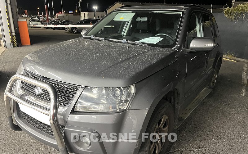 Suzuki Grand Vitara 2.4 i 