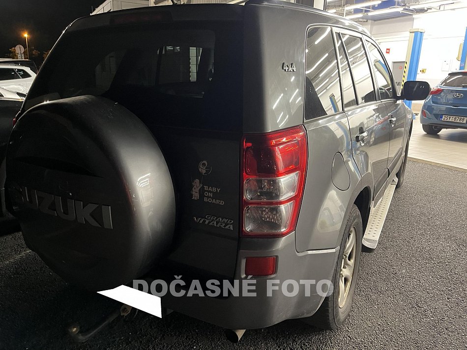 Suzuki Grand Vitara 2.4 i 