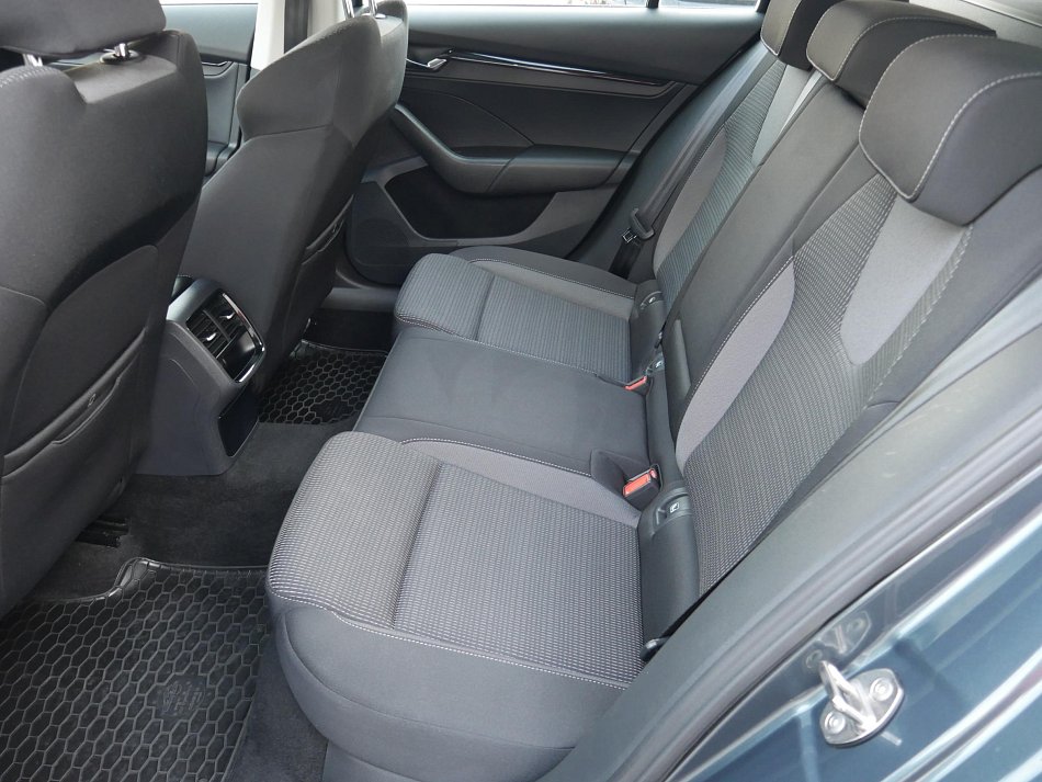 Škoda Octavia IV 2.0 TDi 