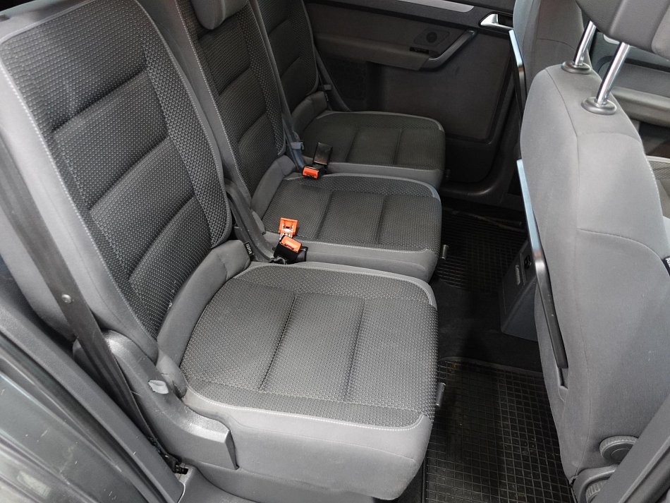 Volkswagen Touran 2.0 TDi 