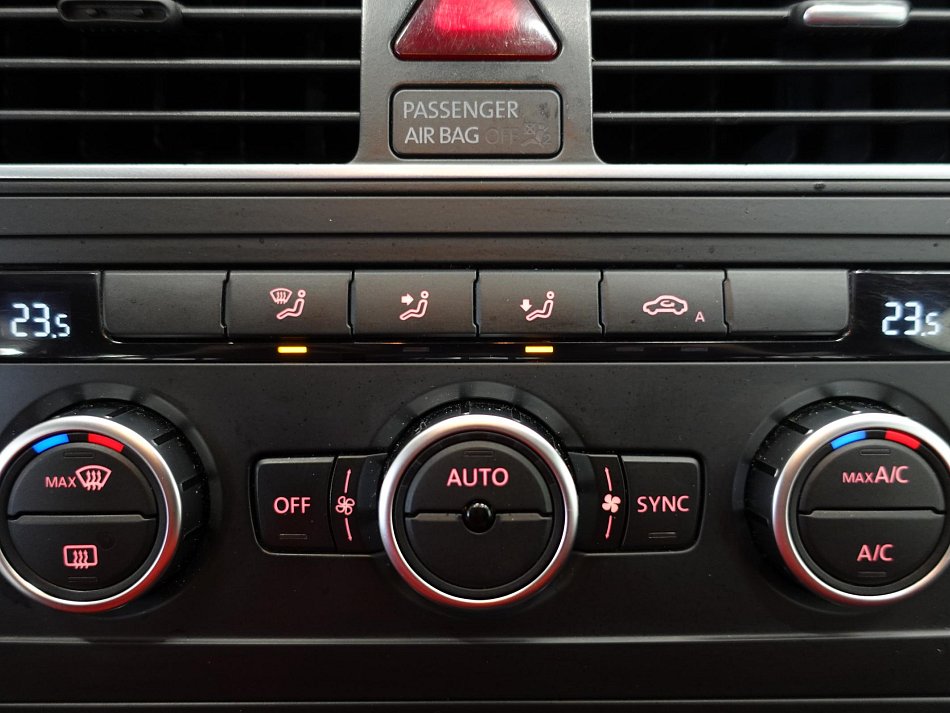 Volkswagen Touran 2.0 TDi 