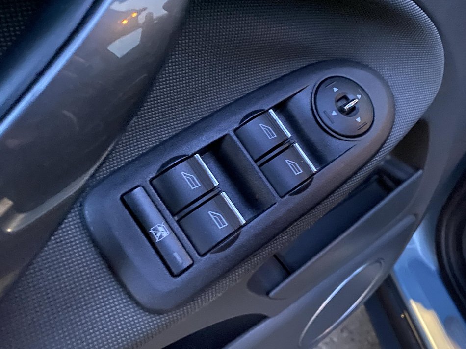 Ford Kuga 2.5 i  4x4