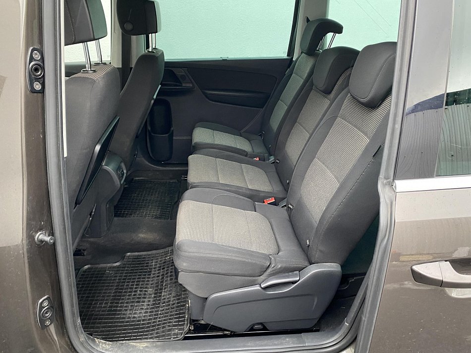 Volkswagen Sharan 2.0 TDi 