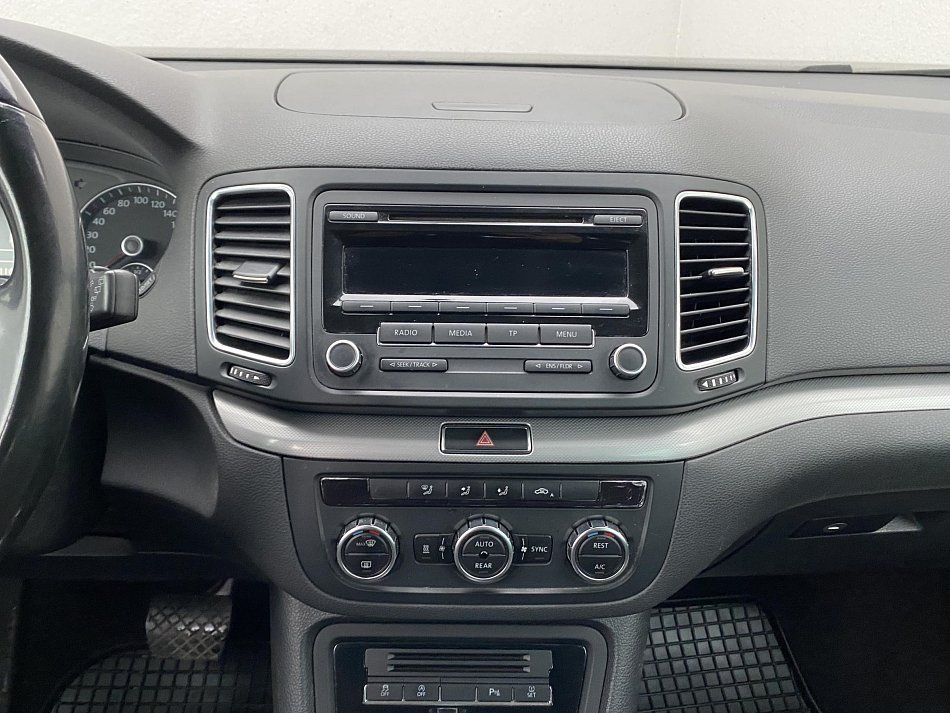 Volkswagen Sharan 2.0 TDi 