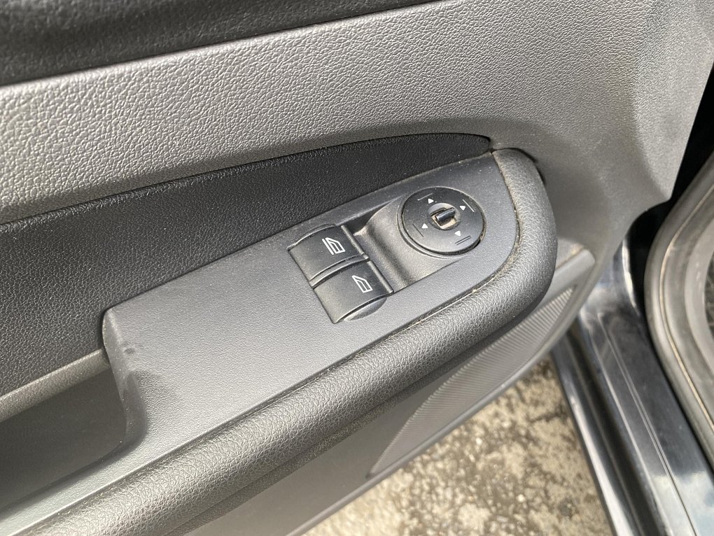 Ford Focus 1.4i 