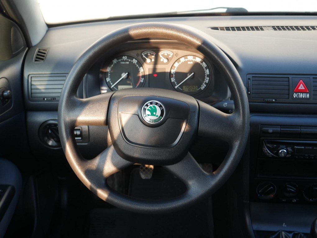 Škoda Octavia 1.6i Tour