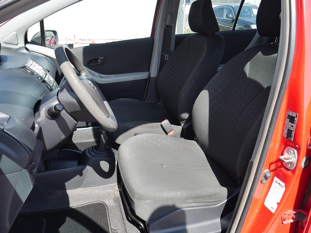 Toyota Yaris 1.0i 