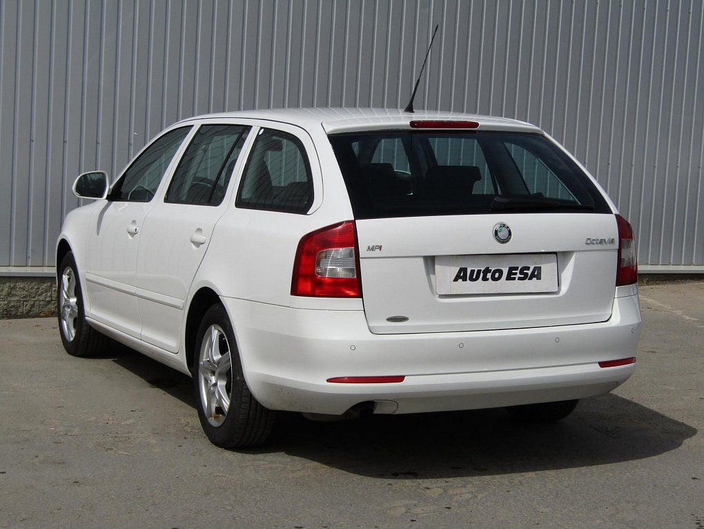 Škoda Octavia II 1.6 MPi Ambiente