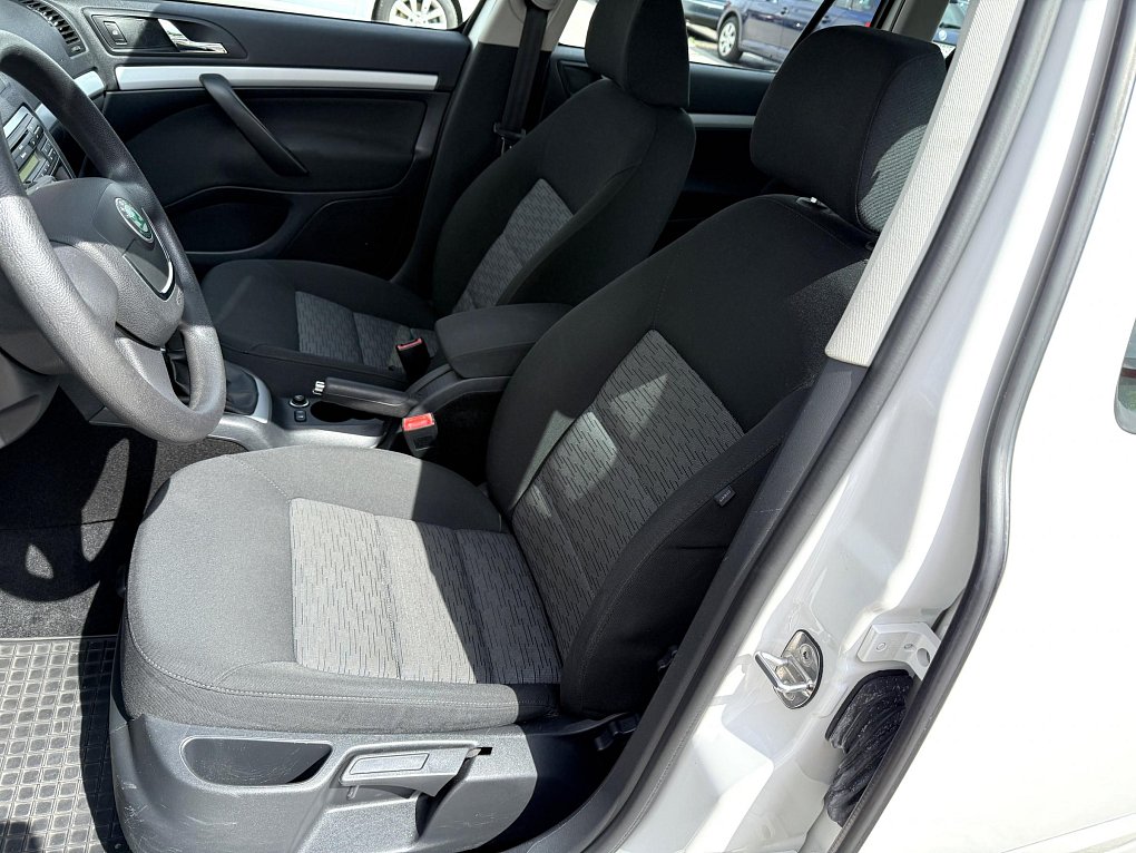 Škoda Octavia II 1.6 MPi Ambiente