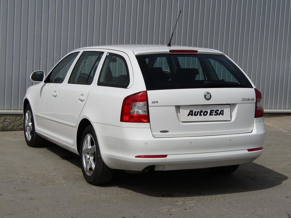 Škoda Octavia II 1.6 MPi Ambiente