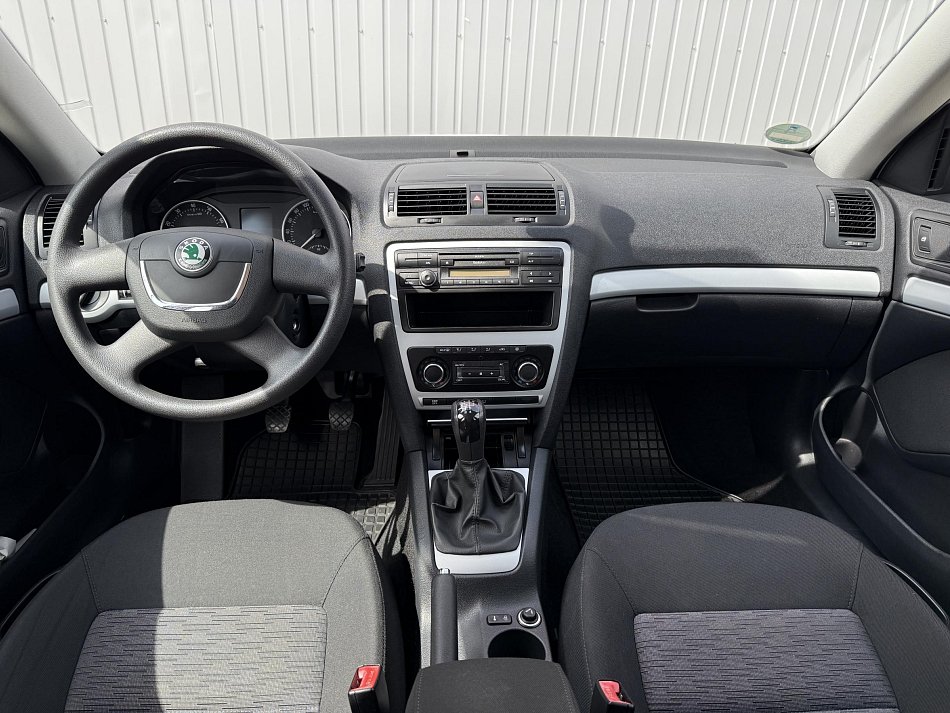 Škoda Octavia II 1.6 MPi Ambiente
