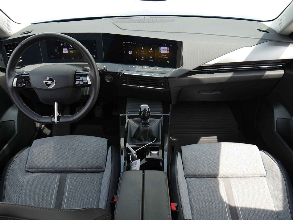 Opel Astra 1.2 T 