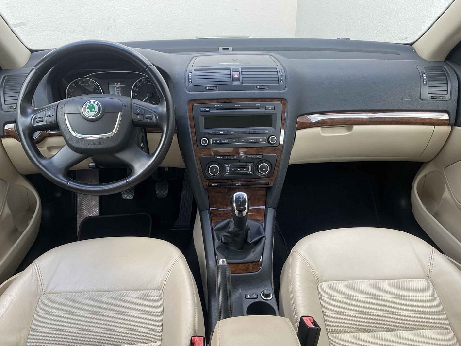 Škoda Octavia II 1.6 TDi Elegance