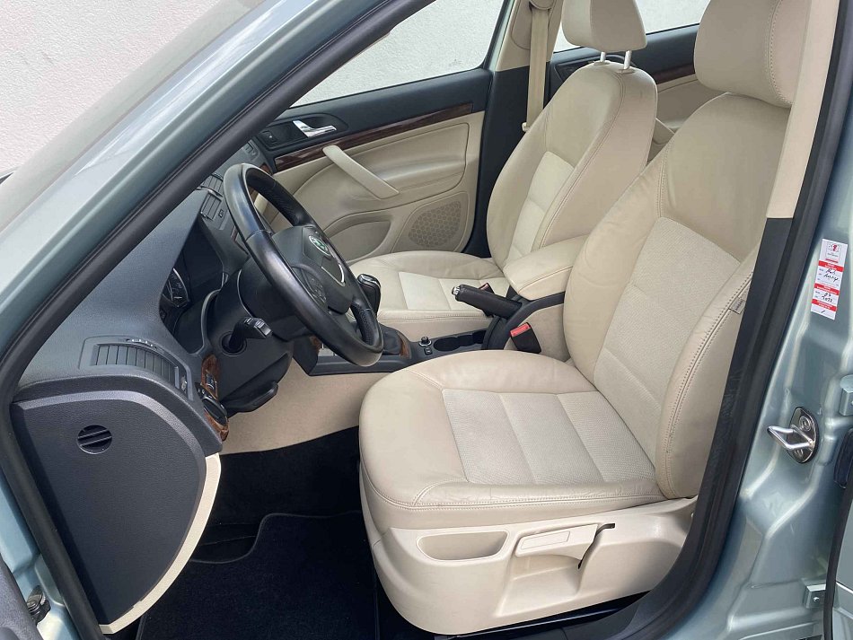 Škoda Octavia II 1.6 TDi Elegance