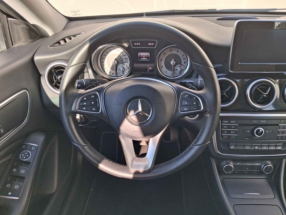 Mercedes-Benz CLA 1.6 CGi  CLA 180