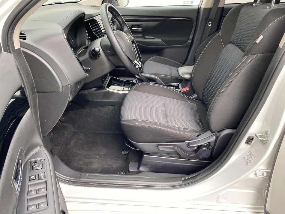 Mitsubishi Outlander 2.0 MIVEC 