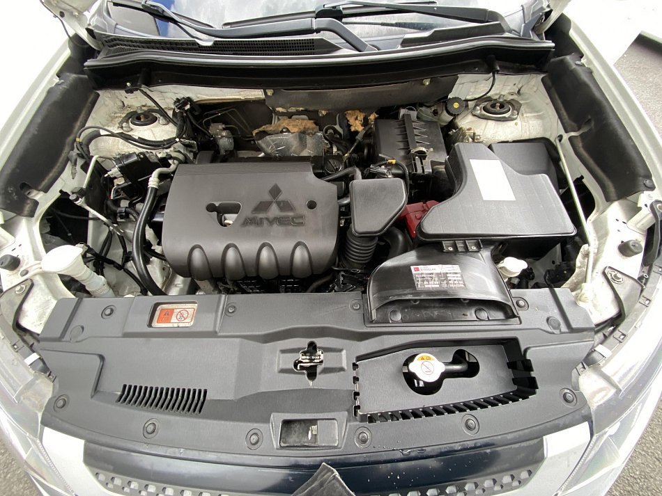 Mitsubishi Outlander 2.0 MIVEC 
