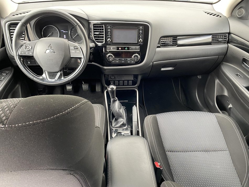 Mitsubishi Outlander 2.0 MIVEC 