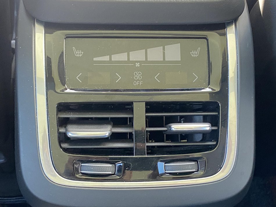 Volvo XC90 2.0D5  4x4, 7míst