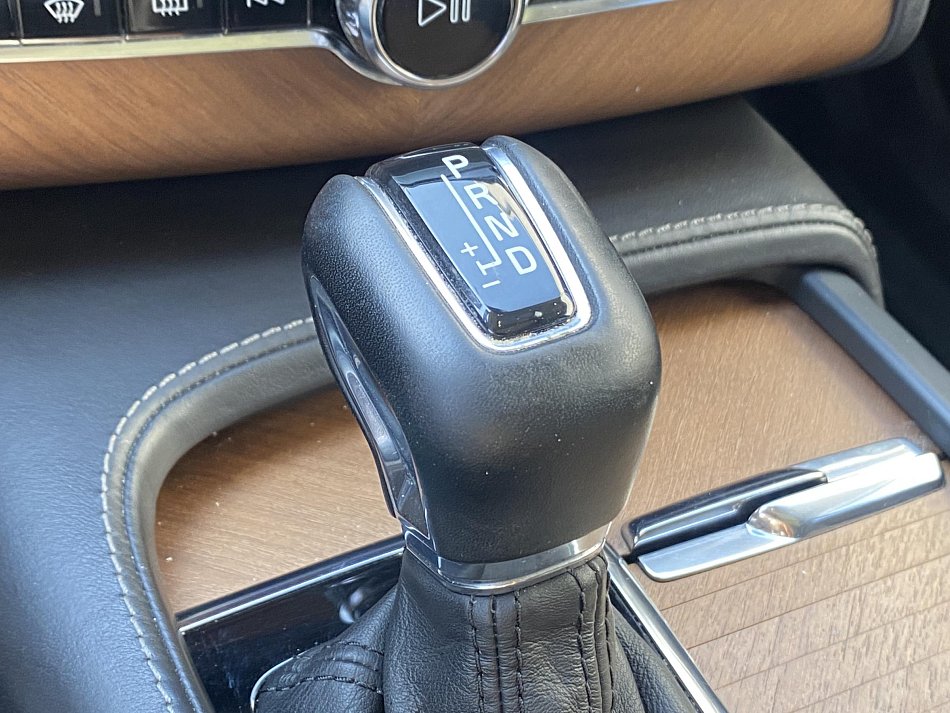 Volvo XC90 2.0D5  4x4, 7míst