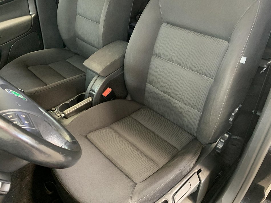 Škoda Octavia II 1.6 FSi Elegance