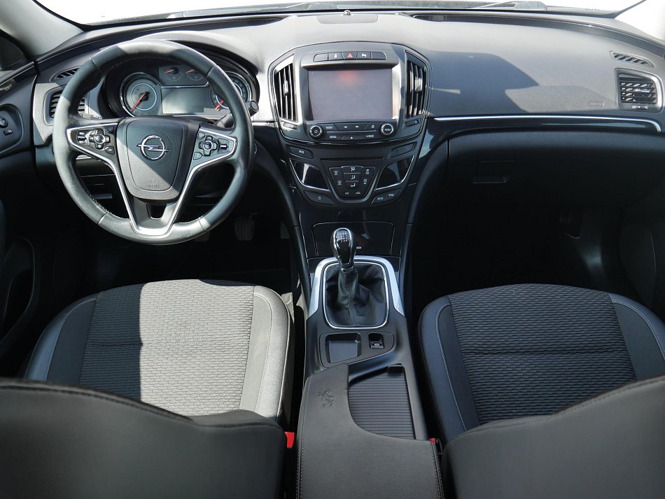 Opel Insignia 1.6 T 