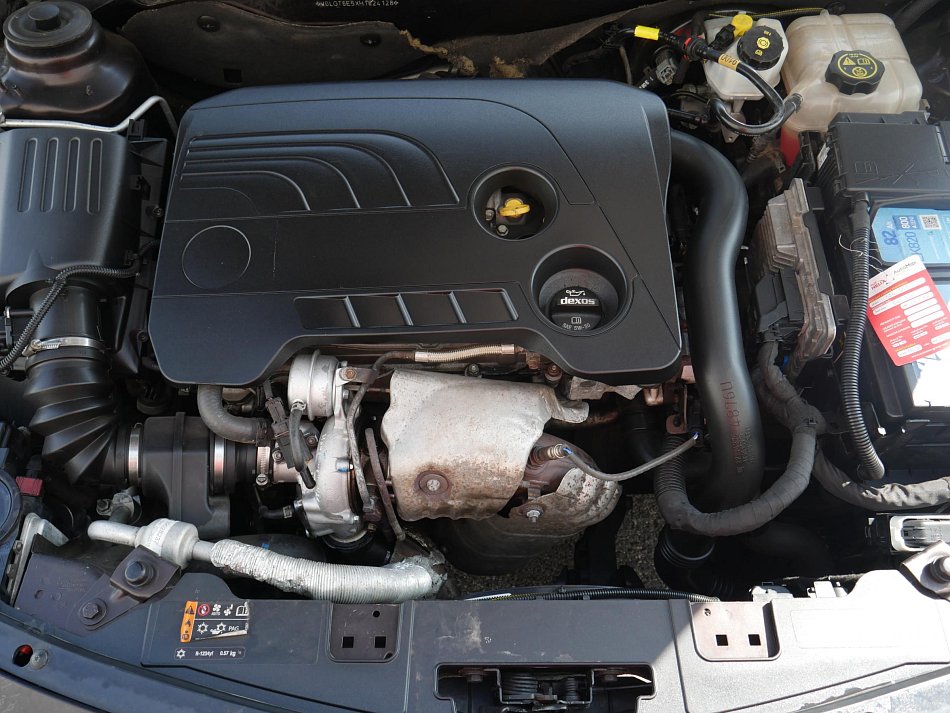 Opel Insignia 1.6 T 