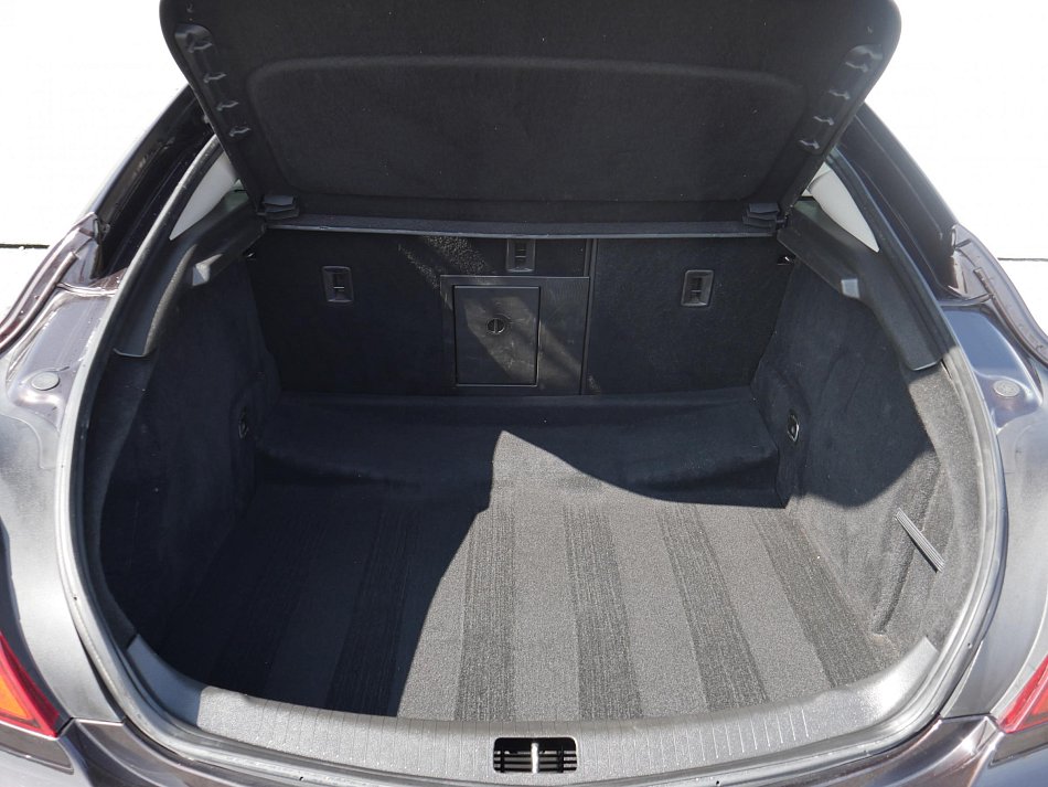Opel Insignia 1.6 T 