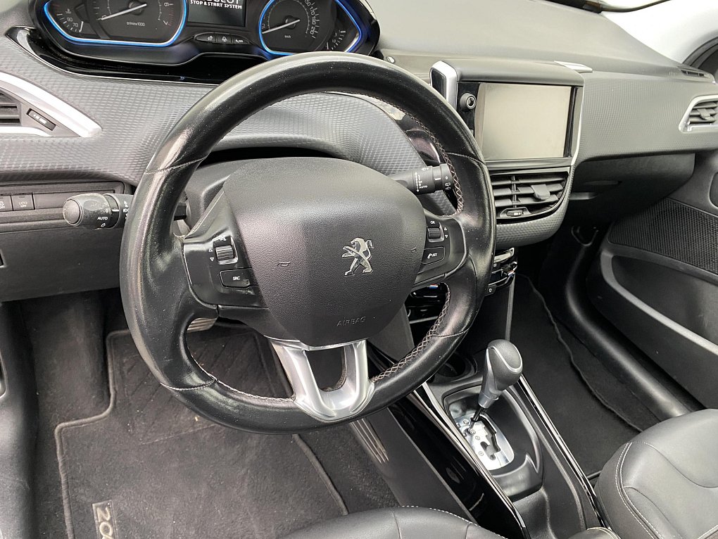 Peugeot 2008 1.2 PT Allure