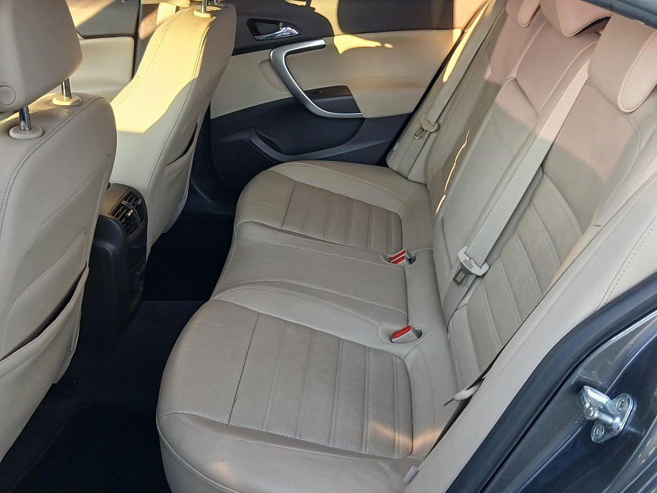 Opel Insignia 1.6T 
