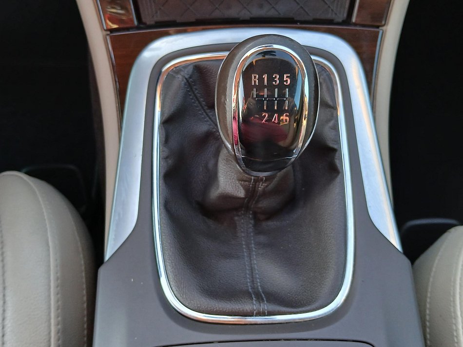 Opel Insignia 1.6T 