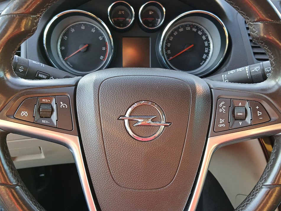 Opel Insignia 1.6T 