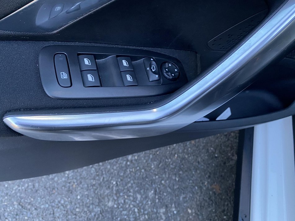 Peugeot 2008 1.2 PT Allure